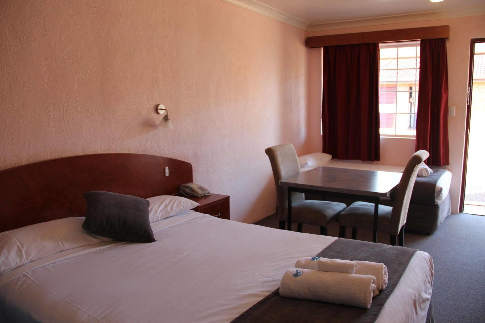 Childers Gateway Motor Inn Ngoại thất bức ảnh